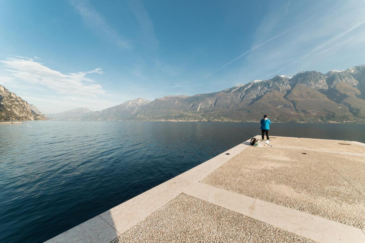 Dv Garda Suite Campione del Garda Eksteriør bilde