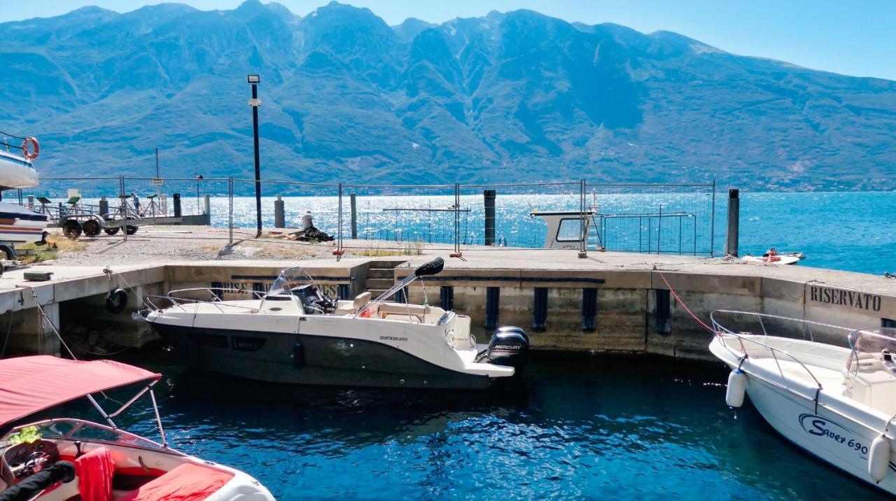 Dv Garda Suite Campione del Garda Eksteriør bilde