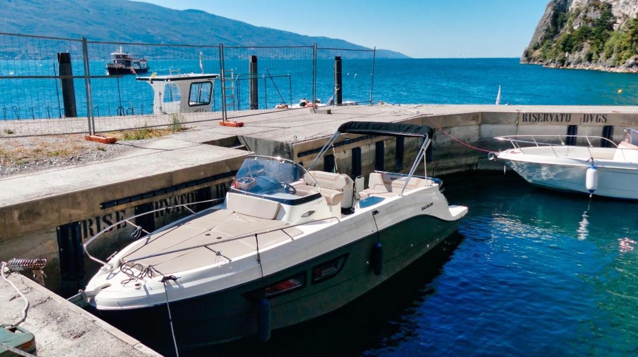 Dv Garda Suite Campione del Garda Eksteriør bilde