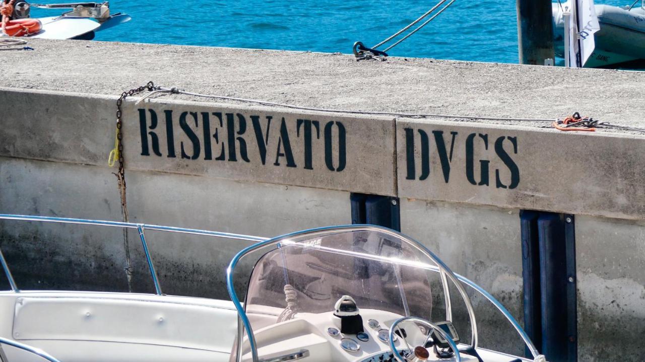 Dv Garda Suite Campione del Garda Eksteriør bilde