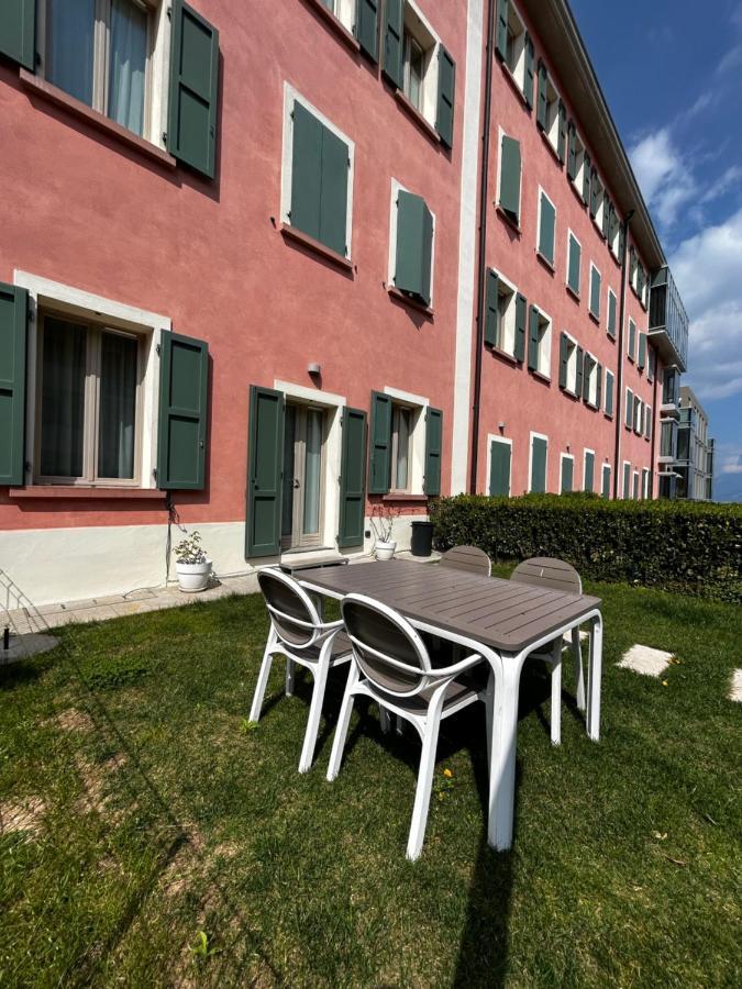 Dv Garda Suite Campione del Garda Eksteriør bilde